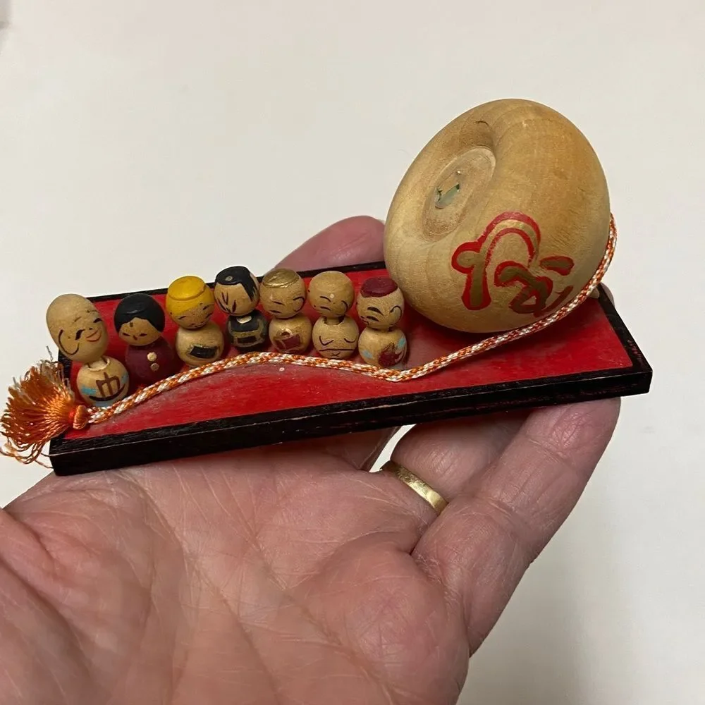VTG, Kokeshi Handcrafted Wooden Wall Hook with Red and Natural Design